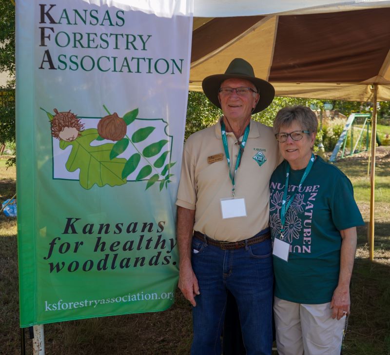 Floyd and Sue at the KFA Field Day